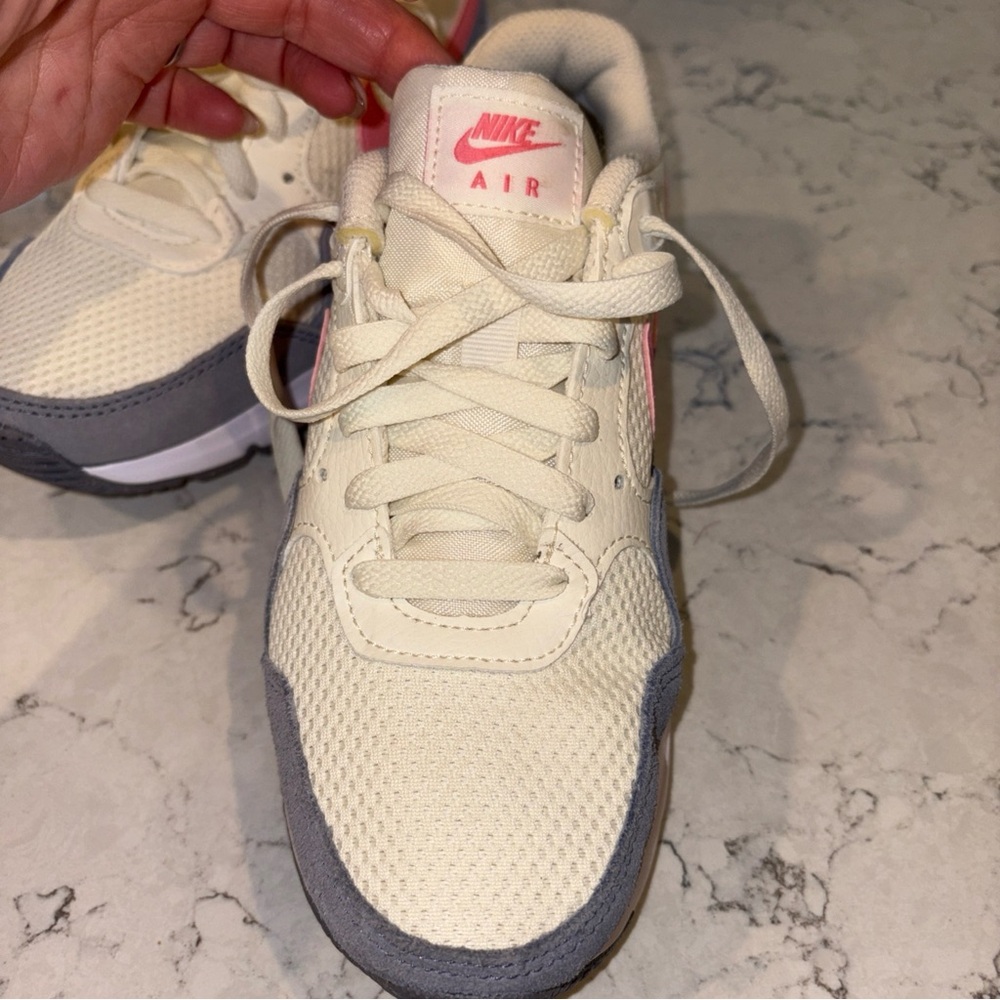 Nike Air‎ Max Sail Coral Sneakers in Cream, Pink, and Gray size 6 - Picture 2 of 8